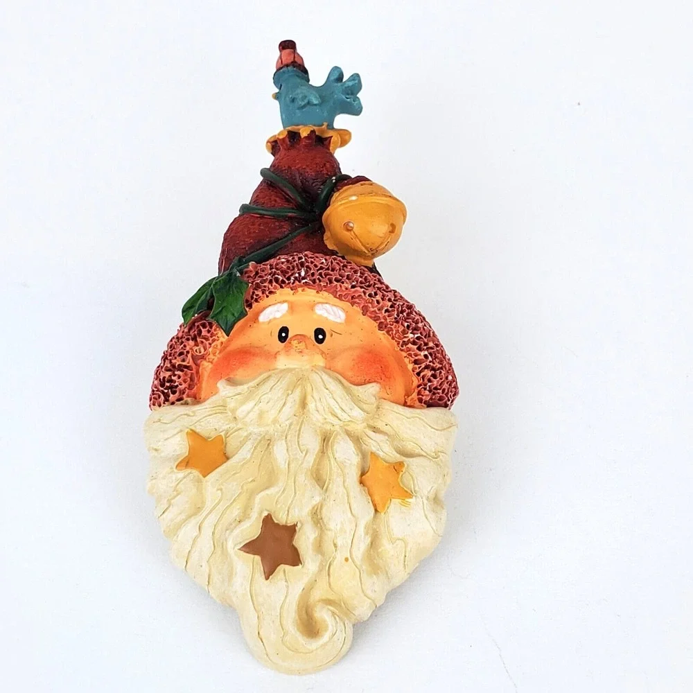 Vintage Resin Santa Claus Kris Kringle w/ Bluebird on Hat Christmas Pin Brooch